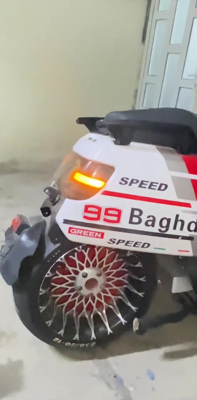 دراجه كاسحه للبيع معروفه مواصفاته كلشي شغال بطاريات جدد قبل 14 يوم بدلتهن بيه ملف لو حساس مادري لسعر 850 وبيه مجال لمكان بغداد حي لجهاد لرقم ***********
