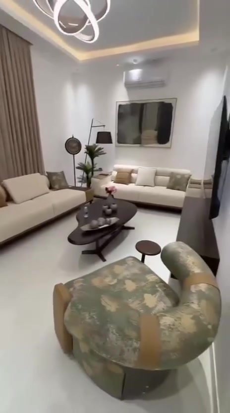 🏢 شقق للبيع – المنفذ أبراج دار العمران

📍 الموقع: الكرادة خارج، بالقرب من تقاطع المسبح

📐 المساحة: 115 م²
🚿 مجهزة بصحيات كاملة
❄️ مجهزة بـ 3 سبالت هدية
🚗 كراج خاص لكل شقة
📜 الشقق مزودة بـ سندات طابو الكرادة

💰 أسعار تنافسية ومناسبة

✨ فرصة مميزة للسكن والاستثمار بموقع حيوي ومميز

📞 للاستفسار والحجز: ***********
