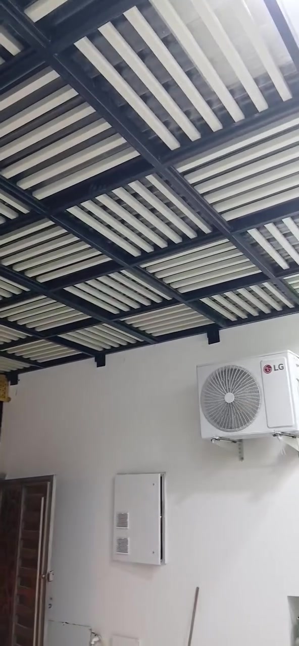 سقائف الحديثة العصريه حسب المقاس نعمل بكل احترافيه حدادة عامه ابواب قاصه شبابيك امحجرات سقائف كيسبان سقائف سطح جينكو درج دائري طوارئ حسب الطلب رقم الهاتف 📱 ☎️ ***********
