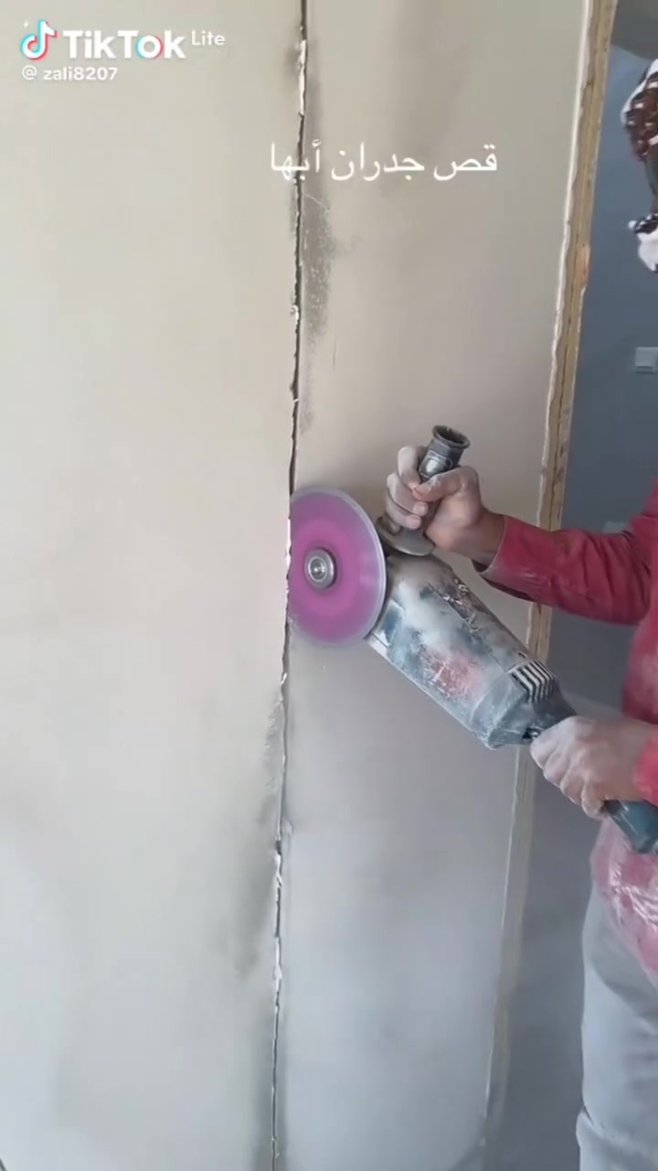 السلام عليكم ورحمة الله وبركاته.
اي شخص محتاج 
فتح باب 🚪+شباك  أو جدار 
إحنة حاضرين 
للإتصال/*********** واتساب
