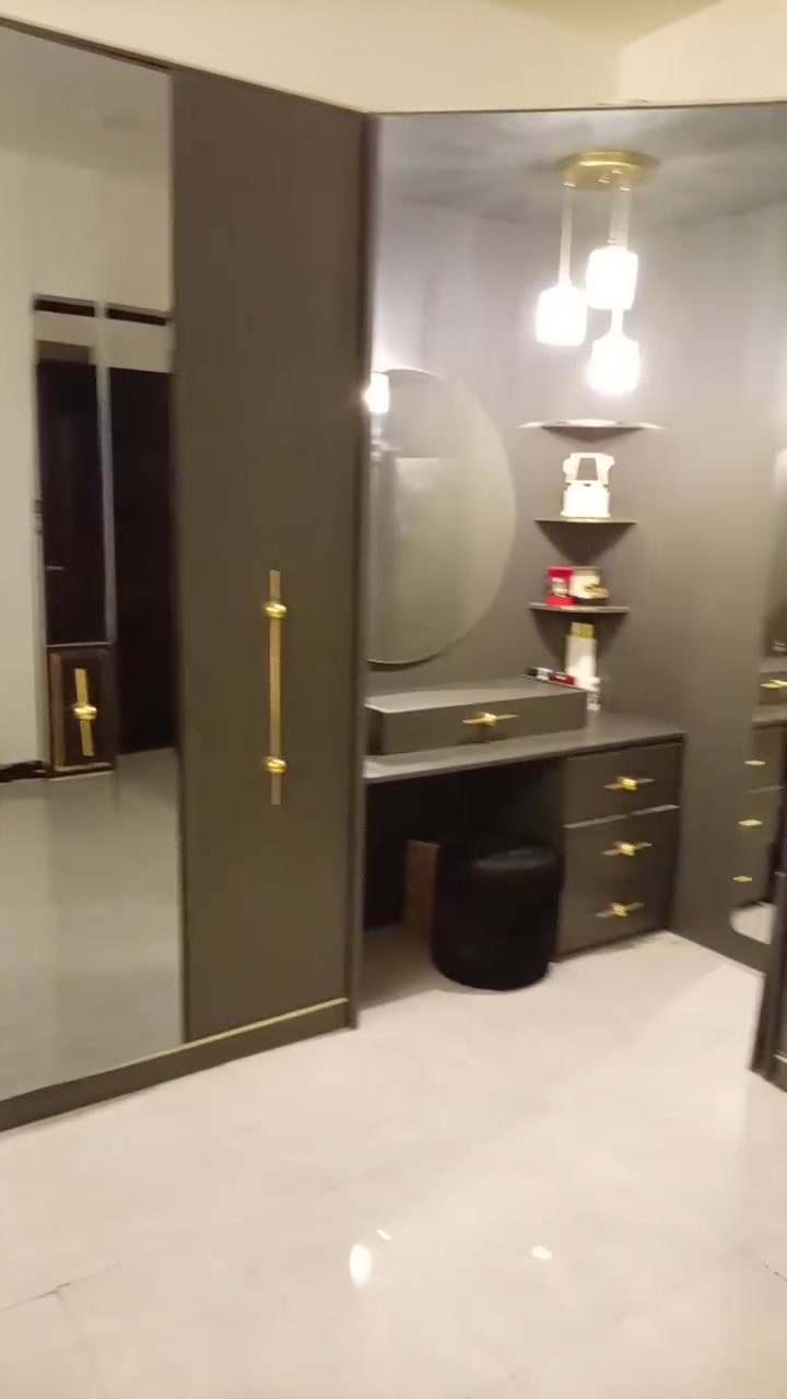 للبيع لغرض السفر غرفه نوم تركيه نظيفه بسعر مليون ونص اتصال عل
***********
