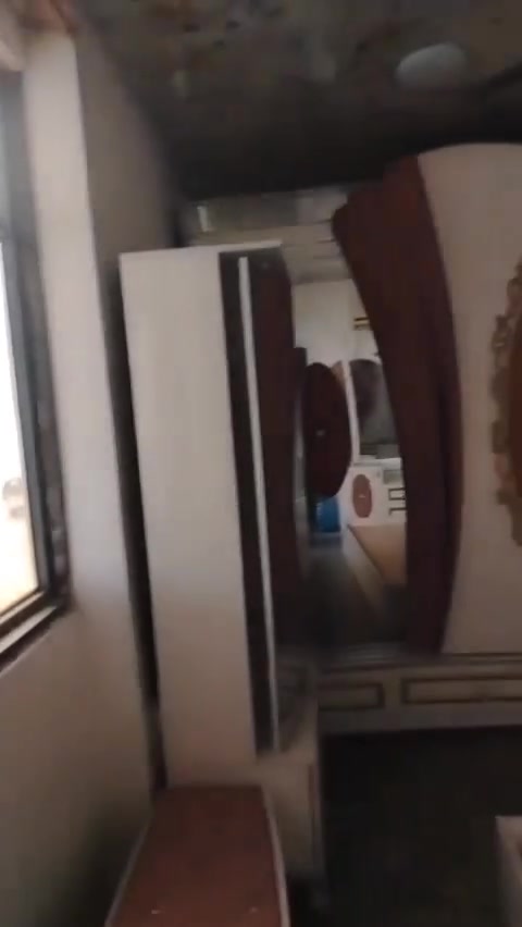 دار للبيع – كربلاء / الجاير
📍 الموقع: الجاير،  الفرع المقابل صيدلية صافي الصفا.
📍قريب جداً من مرقد الإمام الحسين (عليه السلام).
🏥 قريب من مستشفى الكفيل التخصصي ومستشفى العباس الأهلي.
🔹 المساحة: 50 متر.
🔹 الدار طابقين.
🔹 الطابق الأرضي: غرفة، صالة،مطبخ.
🔹 الطابق الأول: غرفة، صالة.
🔹 الأرضية كاشي، والدار جاهز للسكن.
💰 السعر: 55 مليون (قابل للتفاوض للجادين).
📞 للاستفسار أو المعاينة، 
الاتصال *********** وسام ال كميش 
*********** مختار الاسدي الاسدي 
متوفر لدى مكتب سما الفردوس للعقارات
موقع المكتب طريق كربلاء طويريج قرب المعهد التقني عمود334 سايد الزوار
