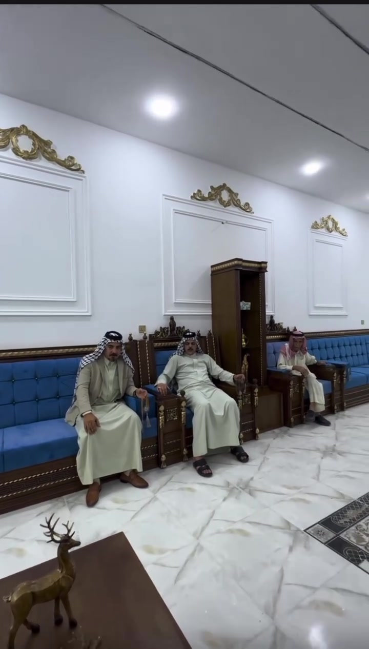 تنفيذ طلب ابن العم الشيخ علي باتول المسعراوي
ديوان صاج ملكي ونبارك له بافتتاح المضيف 🌹

 الديوان مصنوع 
من اجود انواع الزان الروماني 🪵 والسنديان الامريكي 

بتصاميم مميزه وتفاصيل بدقه عاليه 
تناسب غرفه الجلوس 🛋️ 

بكادر مصري مختص بتصاميم 
واخذ القياسات ويساعدك ايضا باختيار الديكور 
المناسب والالوان المميزه الي تناسب غرفه جلوسك 

عنوانا الفرع الاول ديالى بلدروز الشارع العام 
قرب فوج طوارئ بلدروز 📍 
*********** 
*********** 

الفرع الثاني ديالى بعقوبة التحرير 
مقابل جامع احمد ابن حنبل 📍
*********** 
***********
للاستفسار اكثر الاتصال على الارقام الموجوده 
او مراسله الصفحه وتنورونا بكل وقت 🌹
