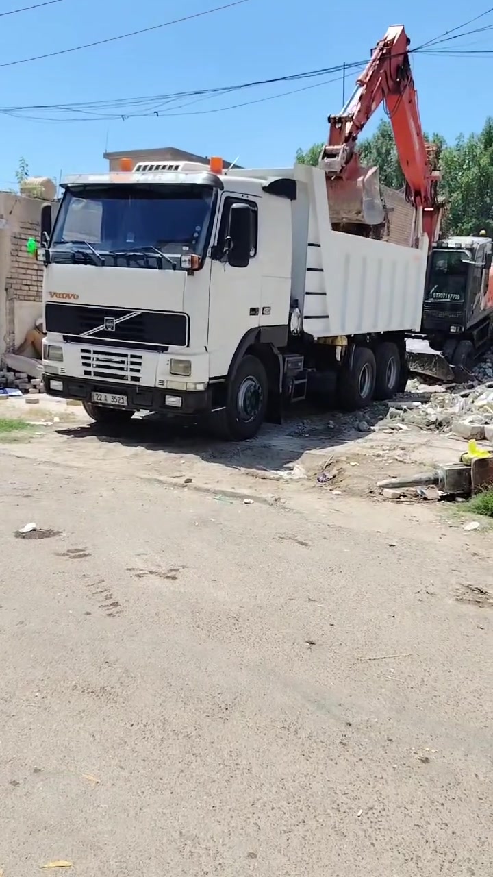 السلام عليكم فالفو البيع موديل 95حجم المكينه 420 مجموعه النكي مربع مكينه بيه تبخير رقم اربيل تحويل ثاني يوم الكير 3×3 السياره جاهزه الشغل العنوان بغداد رقم الهاتف ***********
