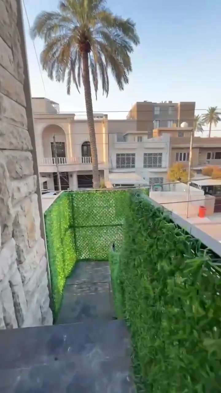مؤثثة • المنصور المتنبي • ١٨٠م