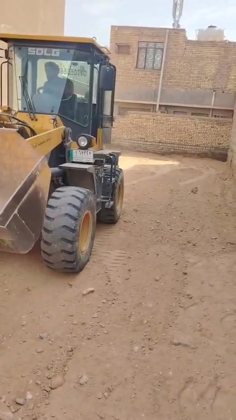 سلام عليكم
👷‍♂️مستعدون للتفليش البيوت 🏘والبنايات🏬 ورفع النقاذ + فرش سبيس + حادله مطاطيه وتجهيزها قطعه جاهزه للبناء 🧱  العنوان ميسان /العماره🌷 للستفسار أنتصل على الرقم***********🫡
