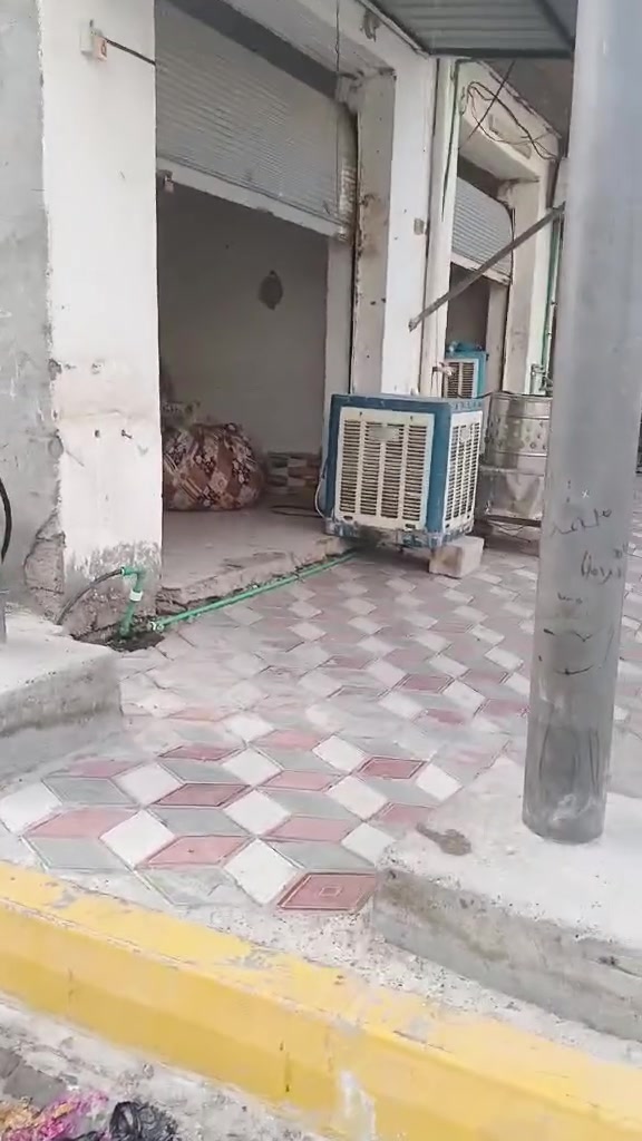يالله
سلام عليكم 
٣ مشتملات 
كل واحد مساحته ٨٥ متر 
كاملات فول 
طابو زراعي 
سند ٢٥ مشمول بطابو صرف 
موقع نهايت حي صدام 
مقابيل جامع ولمستوسف ونفوس 
الستفسار اتصال برقم ***********
اضافه ٤ محلات عشارع حالين مئجرات
