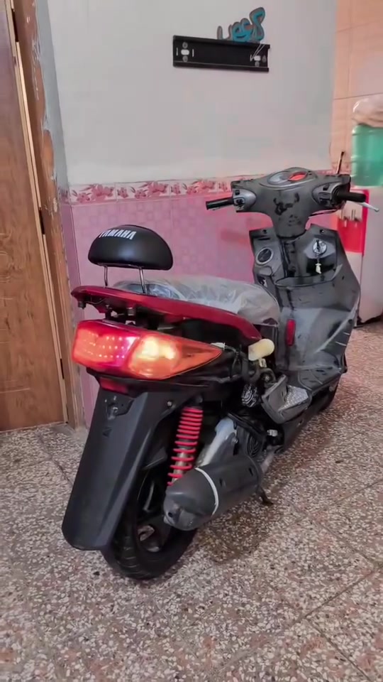 سلام عليكم شباب سكنس فحل مال لعب كوري نوزل دراجه مكينه بلاديه مرتبه نصبتها كلش حلوه علا حطتها ماعندي اي غراض وياها سعر ٥٥٠بيها مجال بسيط لا نضوح لا شي مكاني بلديات شارع المصرف رقم*********** مكفوله حلال وحرام
