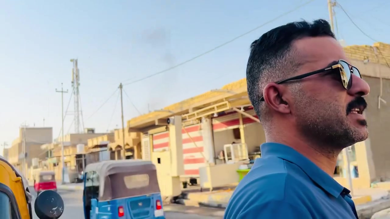 بيت ركن على شارع حي العمال الرئيسي المساحة 204 البيت طابقين الطابق الأرضي استقبال وغرفتين نوم ومطبخ وصحيات داخلية وخارجية 
الطابق الثاني غرفتين نوم كبار ومخزن وصحيات 
ملاحظة ( البيت بناء 2007 ) للاستفسار مراسلتنا على الخاص أو الاتصال واتساب ***********
