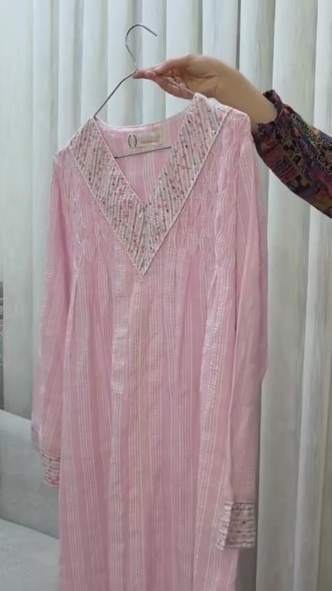 سلام عليكم ورحمة الله ملابس خليجي كلشش حلوه الي تحب تجي تشوفه او تراسلني هذا شي بسيط نشرته اكو أحجام مختلفه واسعار كلش مناسبه راسلوني خاص او اتصلو وادليكم لمكان بإذن الله ***********
