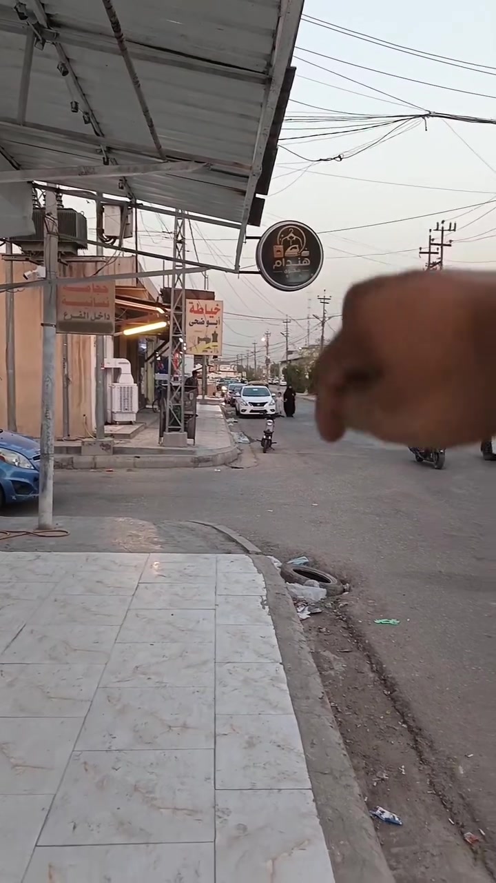 🔋 شاحن سفري ومصباح قوي في جهاز واحد! لا تشيل هم البطارية بعد اليوم 💡هل تبحث عن القوة والعملية في وقت واحد؟ نوفر لك باور بانك TUGII المتميز بقوة 10,000 مللي أمبير، الرفيق المثالي لك في السفر، الرحلات، والطلعات اليومية.🌟 أبرز المواصفات والمميزات:كابلات مدمجة: يأتي مع كابلات مدمجة تناسب جميع الأجهزة (Micro USB / Type-C / Lightning) لشحن أجهزتك مباشرة دون الحاجة لأسلاك إضافية.شاشة رقمية LED: تعرض لك نسبة شحن البطارية بدقة لتكون على علم دائماً بالطاقة المتبقية.كشاف إضاءة قوي: مصباح مدمج قوي جداً يضيء لك في حالات الطوارئ والرحلات الليلية.حماية وأمان: مزود بنظام حماية ذكي لحماية أجهزتك من الشحن الزائد والحرارة المرتفعة.📦 الموديل: Y11🔋 السعة: 10000mAh🚚 متوفر الآن
