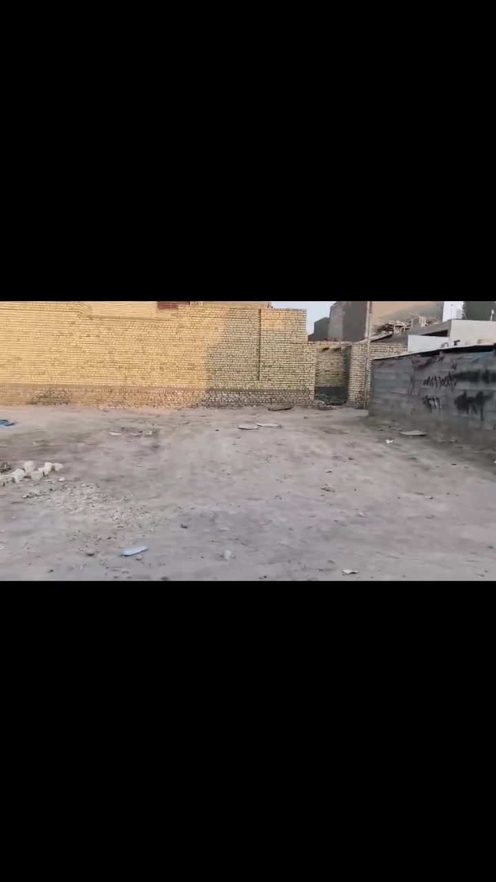 قطعة ارض 100 متر مربع سند 25 سبع قصور شارع ابوعلي يم جامع حمزة فرع رواد نت خدمات كاملة سعرها 14 مليون وبيها مجال  رقم صاحب الأرض 771 654 8837
