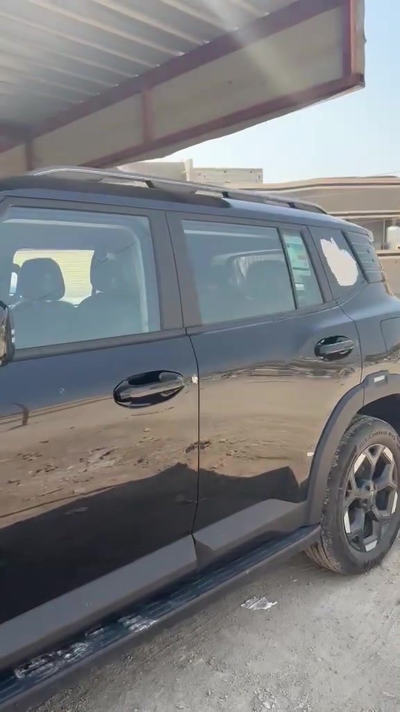 – JETOUR T1 2026  -     فئة Comfort 2.0L 8AT
•   🛣️  المسافة المقطوعة11500قابل للزياده

------------------------------------------------------------

✅ المواصفات :

• القير: 8 سرعات أوتوماتيكية 8AT

• نظام الدفع: دفع أمامي

• القوة الحصانية: 254 حصان

• العزم: 390 نيوتن.م

• استهلاك الوقود: 8.1 لتر لكل 100 كم

• كاميرات محيطية 360°

• نظام مراقبة النقطة العمياء

• حساسات اصطفاف كاملة

• نظام المراعي للوقوف الأوتوماتيكي (Autohold)

• نظام التحكم بنزول المنحدرات

• نظام مساعد لصعود المرتفعات

• نظام مكابح مانعة للانغلاق ABS

• نظام التحكم بالثبات ESC

• وسائد هوائية أمامية وجانبية

• رنجات ألمنيوم قياس 19 إنش

• شاشة وسطية قياس 12.8 إنش

• شاشة عدادات رقمية قياس 10.25 إنش

• دعم أبل كاربلاي وأندرويد أوتو

• مثبت سرعة

• مقصورة جلد فاخر

• المقاعد الأمامية كهربائية

• تهوية  للمقاعد الأمامية

• الإضاءة الأمامية والخلفية LED

• صندوق كهربائي بلمسة

• شاحن هاتف لاسلكي

• وضعيات قيادة متعددة

• نظام الدخول الذكي (بصمة)

• مسند يد (كونسول) أمامي

• فلتر تنقية هواء N95

• نظام مراقبة ضغط الإطارات

🛠️ الضمان

• الضمان الأساسي: 6 سنوات + عداد كم مفتوح

• ضمان المحرك: 10 سنوات أو 1,000,000 كم

سعر 33 مليون

الاستفسار ***********
