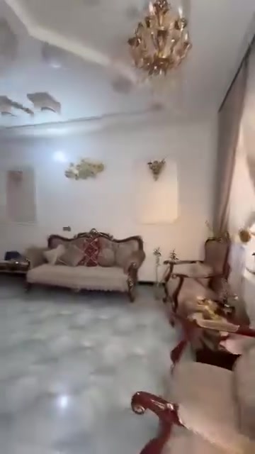 السلام عليكم منزل للبيع الموقع بعقوبة التحرير الحولي بالجزء اول
يبعد ع شارع الحولي محمد ليلة ٥ بيت ع شارع المساحة ٢٠٠ متر 
طابو زراعي ٢٥
منزل مفول مواصفات 
الاستفسارات ع رقم ***********
