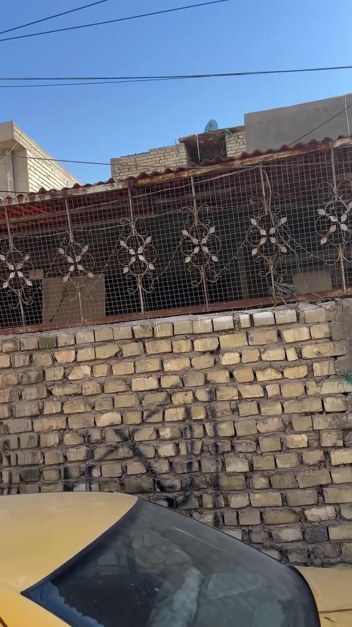 بيت للبيع
البلديات الضباط منطقه حي الامير نهايه مدرسه زين القوس منطقه مرتبه وخدمات كامله مجاري تبليط كهرباء

مساحه البيت 100متر مربع عقد زراعي مكاتبه 

يحتوي على استقبال غرفه صاله مطبخ 

نقص ستاره فقط 
يحتاج ترتيب بسيط 
منطقه حلوه وهادئه 

شارع عرضه 6امتار على كد صف سيارتين

 

سعر 90

للاستفسار 

‭***********
