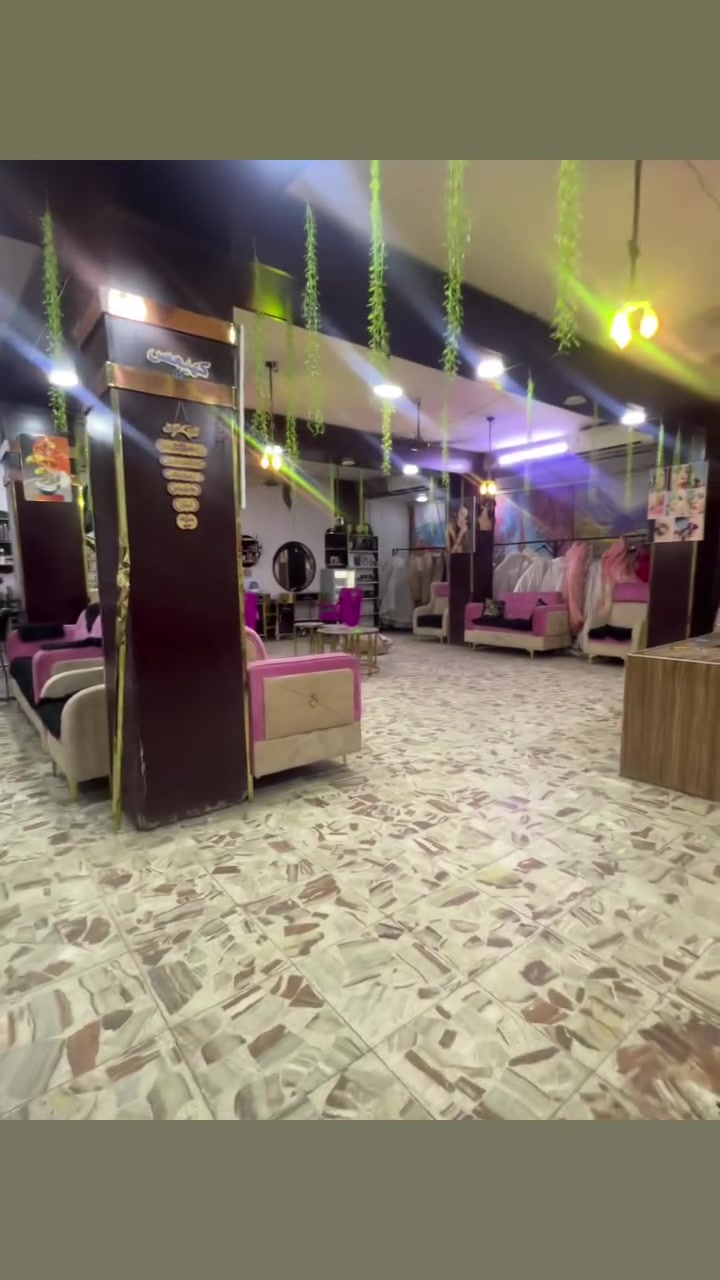 السلام عليكم صالون او مركز للبيع كامل  
في الزعفرانية نهايه الاربع شوارع 
***********
