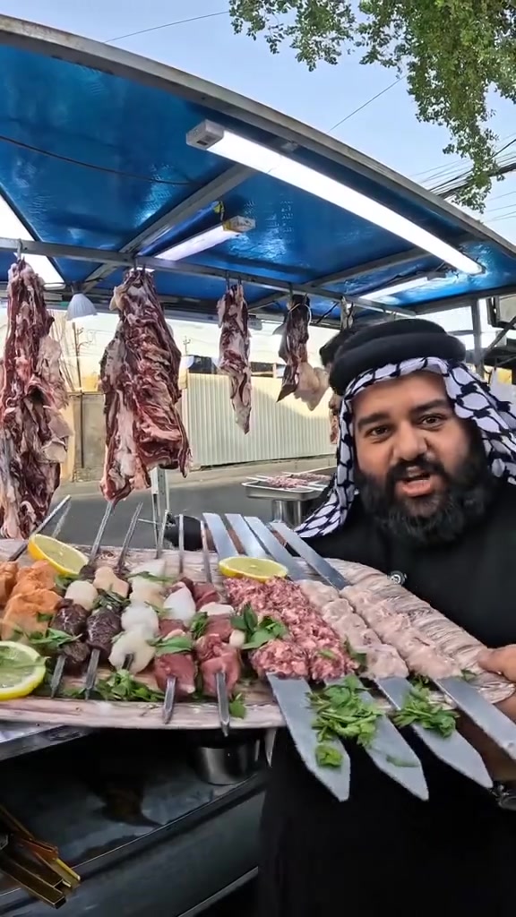 مطعم ومشويات حيدر 🥩
مدينة الصدر الحبيبية مقابيل جامع ذو الفقار 
يوجد لدينا خدمة توصيل 
 ***********/  ***********
الطعم يمنا غير شكل لحم عراقي خالص 100%
