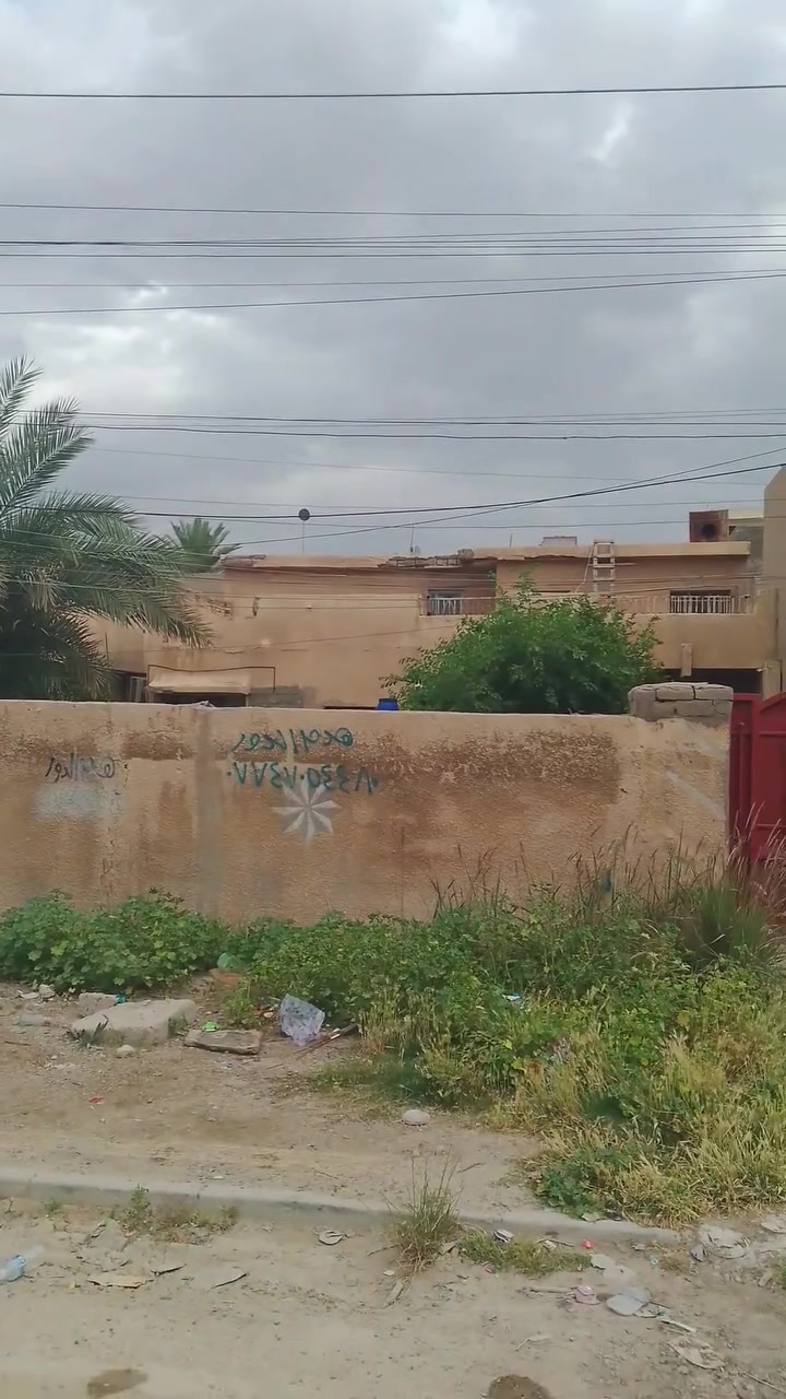 قطع 114 متر العامريه نهايت شارع المضيف 1900 دينار المتر ***********
