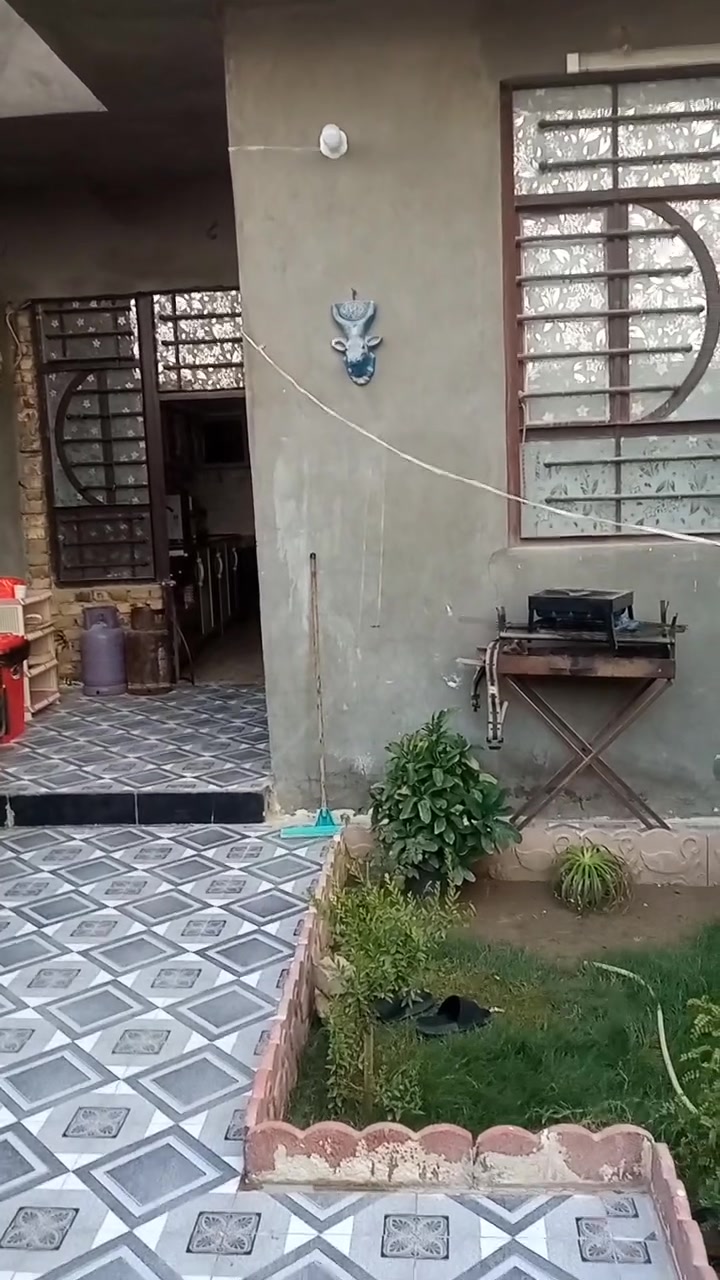 دار للبيع مساحه ١٥٠
طابو زراعي سند 25تحويل مباشر 
حله بكرلي شارع محطة الغاز 
ثاني بيت على شارع 
سعر 90
***********
