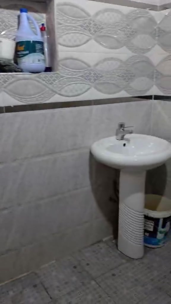 دار ٢٠٠متر بحي العسكري قرب اسواق السجاد وجه ١٣ ٥غرف بناء ٢٠٢٢ مطلوب اسكان ٢٠ السعر الكلي  ٢٠٠ للأستفسار ***********
***********

