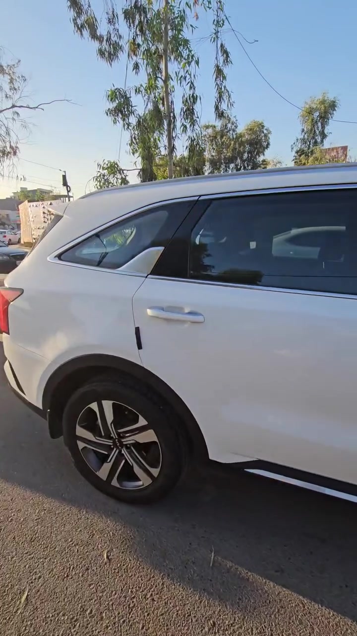 سورنتو 2023
موقع السيارة الموصل
شركة نيم خليجي كلين السيارة مكفولة من الحار والبارد  
محرك 6 سلندر
أربيل
ماشية ٧٠ قابل للزيادة 
كير ماوس 
شفتات عدد 2
اشارة لد
كشنات كهرباء 
جنطة كهرباء 
٣ مقاعد(٧راكب)
3 قطع تبريد 
تشغيل عن بعد 
بانوراما 
حساسات أمامي وخلفي
هاند بريك بصمة 
Gps
درايف مود 
4 وضعيات تحكم
مانع انزلاق
اوتوهولد 
بردات بلادية
لون ابيض
للتواصل على الأرقام التالية واتساب او اتصال 
***********
***********
