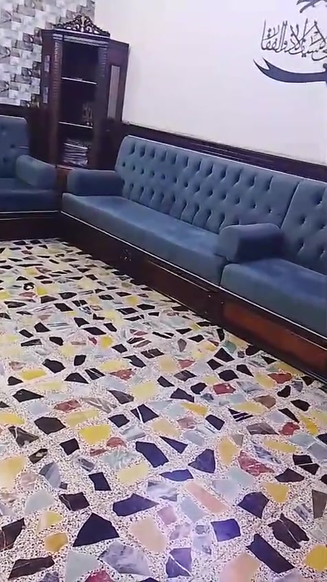 السلام عليكم عندي ديوان ١٧ متر جديد مستعمل شي قليل العنوان بغداد الكماليه اتصل ***********
