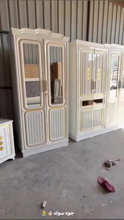اني صاحب معمل غرف نوم كامل تحتوي عله 7قطع جديد الغرف شغل عراقي وشكل تركي ضمان ٥سنين فتح وشد الحاب ستفسر واساب ***********لسعار جوه سوك فلس ونس سعر ١٩٠٠بخدمتكم ❤️❤️
