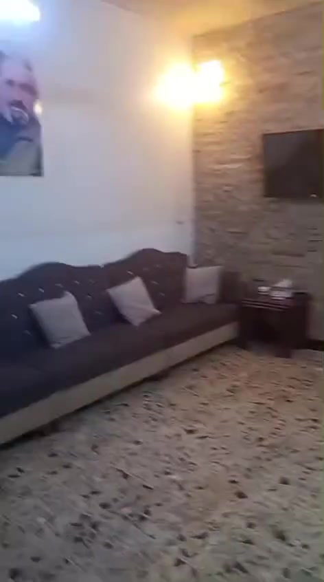 السلام عليكم بيت للبيع طابو صرف المساحه 64 الطابقين واحد معزول عن الاخر الشعب شارع عدن خلف جامع الجهاد الشارع 20 مجاور شارع الشعب الرئيسي للاستفسار ***********
