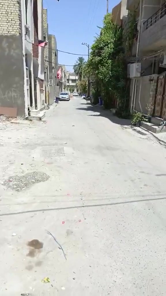 السلام عليكم دار للبيع فرع عيادة الشعبيه مساحه ٥٠ متر واجهه ٥ نزال ١٠ يحتوي البيت على ٣طوابق الطابق الأول صاله مطبخ وخدمات و الطابق الثاني يحتوي على غرفتين نوم وخدمات الطابق الثالث يحتوي على غرفه وبيتونه وسطح عرض الشارع ٧ متر نوع العقار ملك صرف زراعي سند٢٥ للاستفسار اتصال على الرقم ***********
