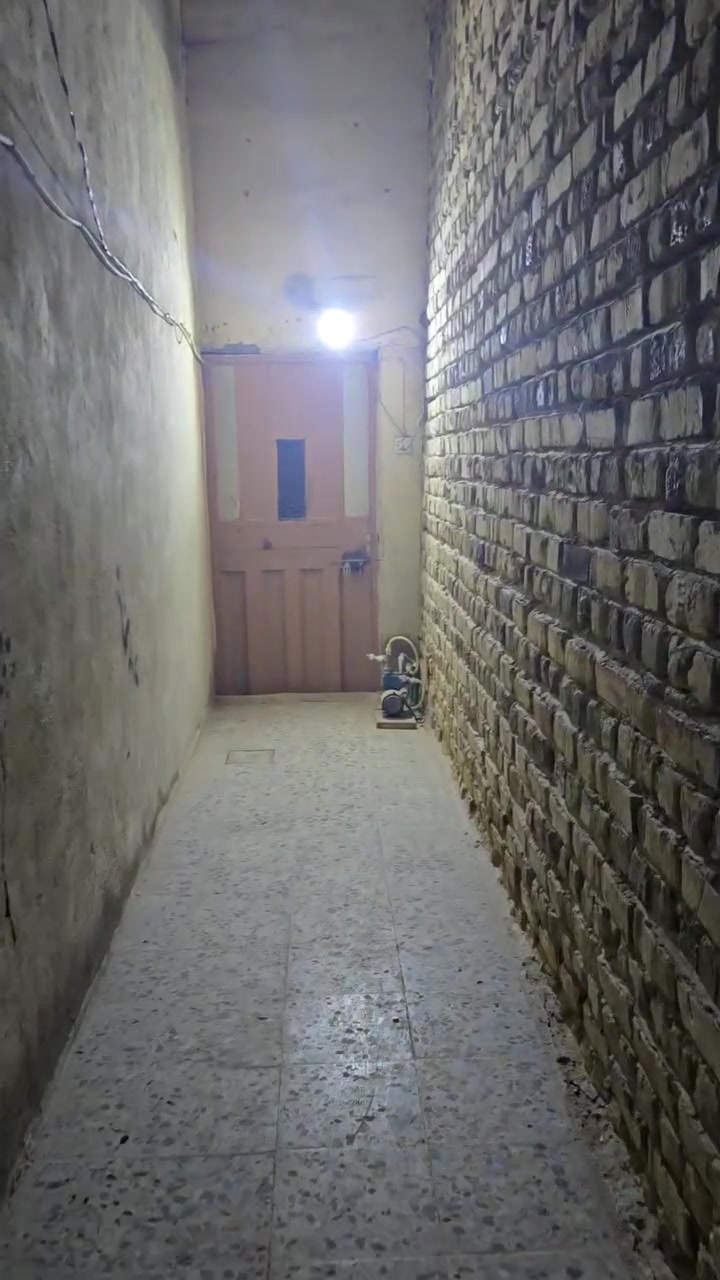 السلام عليكم 
بيت للإيجار ٥٠ متر بحي النداء قرب المدرسه الورديه 
سعر الايجار الشهر ١٥٠ الف للتواصل الاتصال على الرقم
*********** النجف الاشرف
