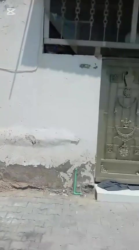بيت زراعي ١٠٠متر
بلسكك نزلت زمزم تنزل ٥٠٠ متر مقرنص ماي مجاري كهرباء واصل للباب بيت جاهز مجهز متعوب عليه ماذب عليه ربع دينار كبل شيل غراضك وتكعد بيه غرفتين وحده ٤في٤ وحده ٤في٥ وهول مطبخ براني طارمه صحيات رايدينه ٣٥قفل ليحب يجي يشوفه حياه الله ***********
