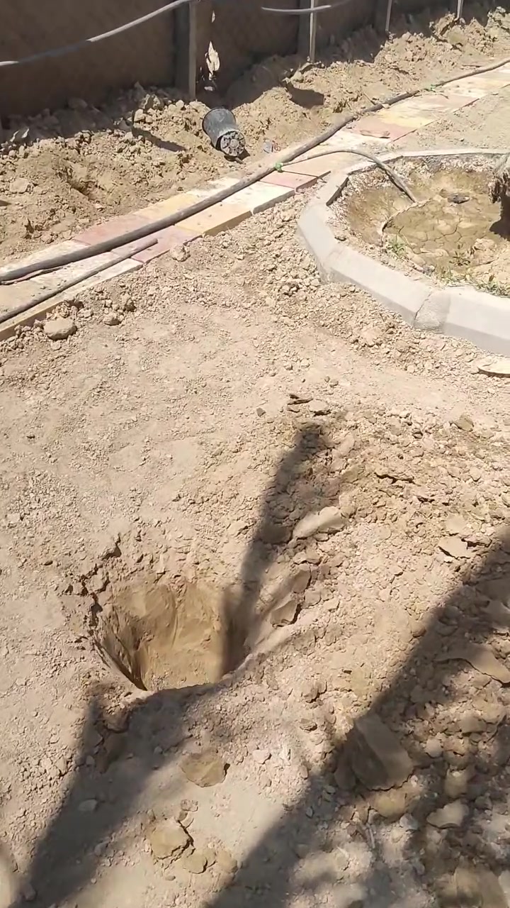 عملنه لهذا ليوم  حفر 170  حفره للزراعة الاشجار 

مع ترتيب الارض وتجهيزه  وان شاء الله باجر يتم زراعتهن 

عندك حديقه بستان تحتاج كادر عمل اتصل وتدلل 
***********  فقط اتصال مابي واتساب 
او مراسلتنه علئ خاص
