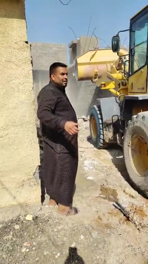 السلام عليكم يوجد لدينا بيوت كافة المساحات العنوان بغداد مدينة الصدر الحميديه شارع سيد عوده الاتصال ***********
