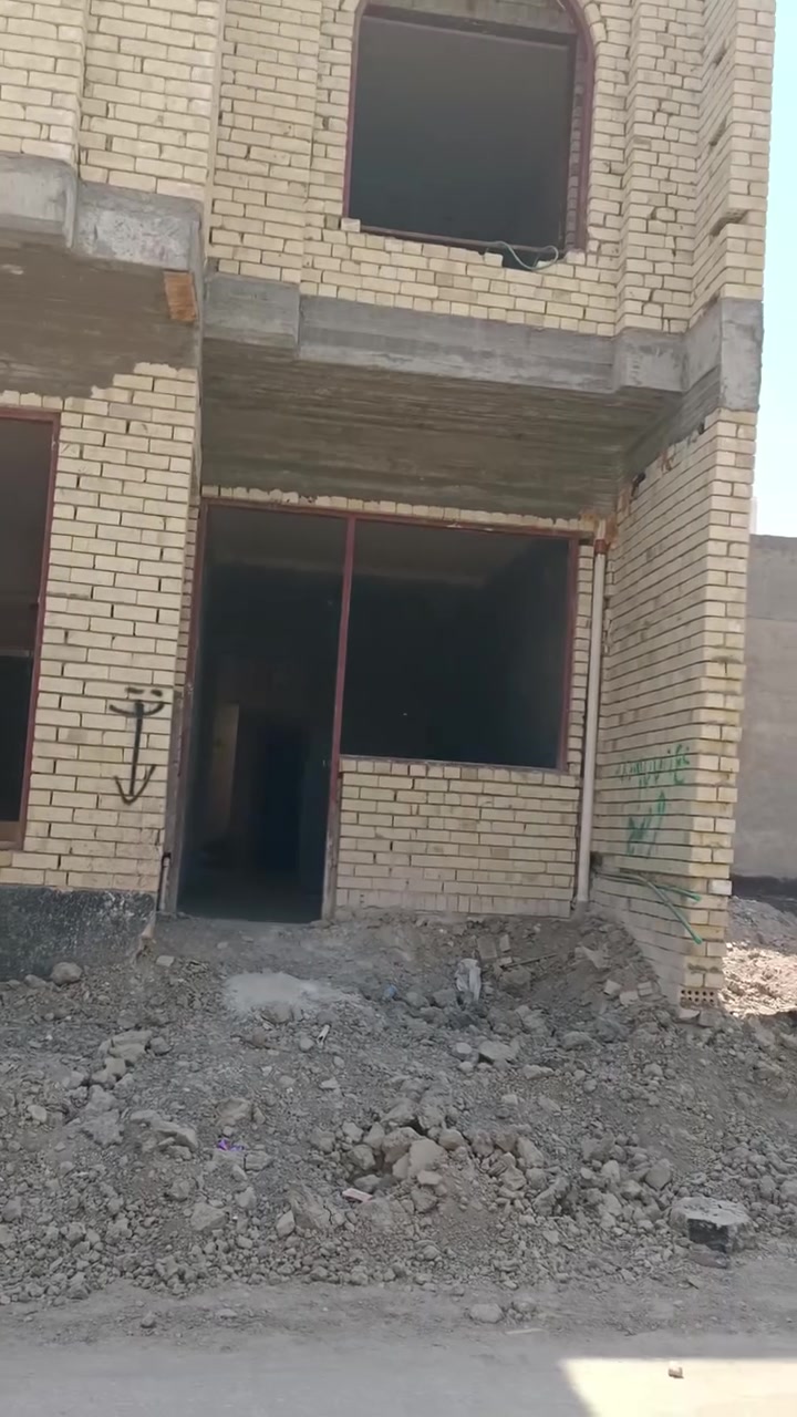 ديوانيه مهناويه
بيت طابو صرف مساحه 150م طابقين كونكريت مسلح بحي ال66 قرب القاعه الرياضيه
محتاج ارضيه وبياض مطلوب اسكان 52ور المشتري يحتوي الطابق الاول على غرفه وصاله ومطبخ واستقبال وصحيات داخليه وخارجيه والطابق الثاني غرفتين وصاله وصحيات بناء طابوك جمهوري ارضيه رفته درجه اولى وموقع مميز
الاستفسار  والسعر خاص
***********
*********** واتساب
