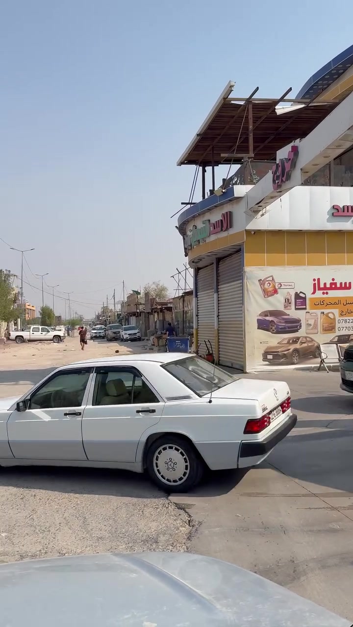 مارسيدس طيارين E190 مديل ١٩٩١
السياره على رضع البلاد مكينه و كير التبريد ثلج مشالله هزه جديده بشهر2 
السياره كامله من كلشي ربع ما تصرف عليها السعر 62$ وبيها مجال 
***********

