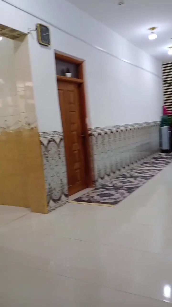 دار لبيع بناء طابوق سقف صب كونكريت يتكون من غرفتين صاله مطبخ واستقبال في حي زليزل قرب ملعب هشام زليزل مساحه ٢٥٠ طابو زراعي سند ٢٠٢٥استفسار *********** /***********
