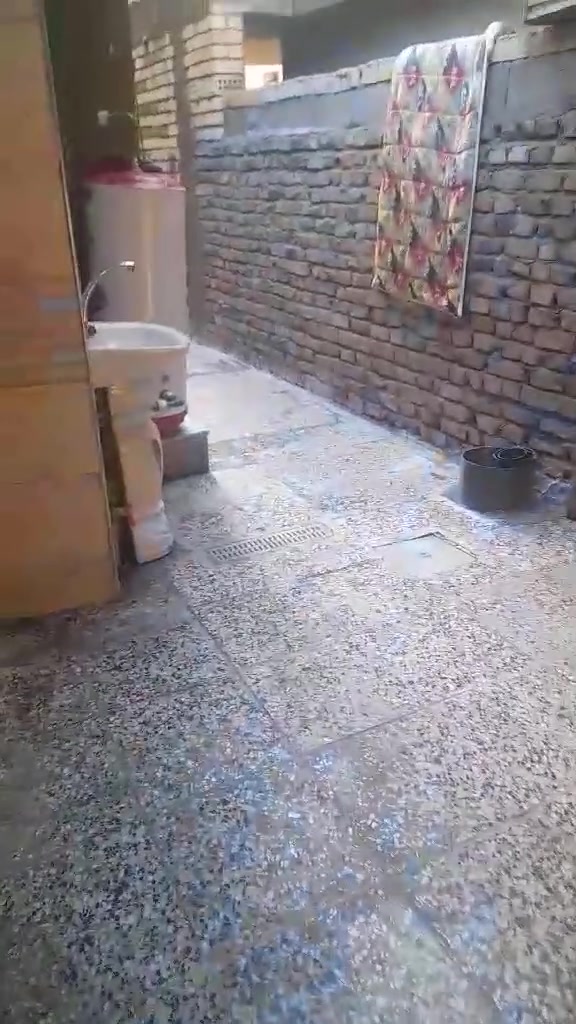 مشتمل طابو صرف١٠٠ متر خلفي  منطقه المعالف قريبه ع حي الإعلام او تقاطع درويش   سعر ٦٠ نقد  معامله ع مشتري.. او قسط ٧٠ ..صافي .. مقدمه ٤٠ او ٣٥ .. يتكون من طرمه او صاله  او غرفه نوم جبيره   او غرفه نوم اطفال..                     
مطبخ  خدمات ٢  . مسلح  ترميم جديد                      طه شيل 
 وتساب ***********
