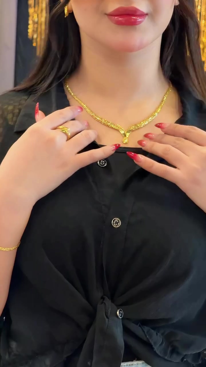 طقم ايطالي رقه ونزاكه 💛
الوزن 27.78 
للحجز والاستفسار اكثر عن باقي التفاصيل مراسلة الصفحة او على الارقام :
***********
***********⁩
