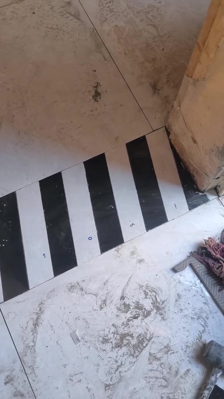 السلام عليكم خلفة سيراميك وبورسلين شغل درجة اولى مثل ما موضح بلتصورير متفرغ حاليا ***********
