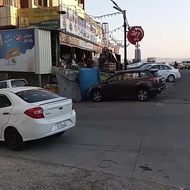 سلاوريز بو سه رجه م ئه ندامانى كرووبه كه ئيره مالى خاتوونه له سه روه رى ته نيشت ماركيتى يانوو كوول ...م *********** فايبر واتساب ..ليره هه موو جوره كالايه ك كه هه موو مروفيك  بيويستى بئ يه بو ماله كه ى يا كاره كه به نرخى هه رزان كواليتى باش لامان هه يه
