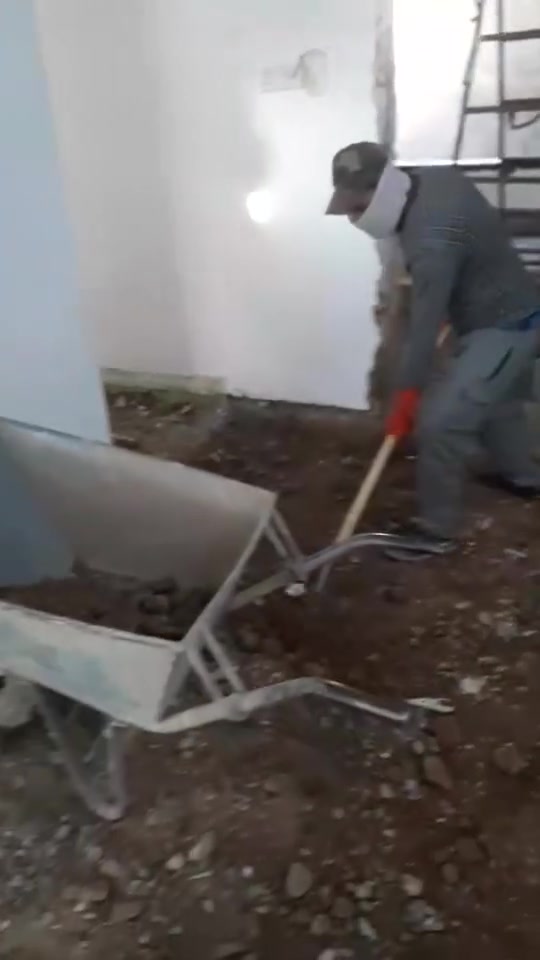 نشتغل هيكل كامل نشتغل بناء نجارة نشتغل تفليش تعميرات ترميمات بيوت قديم شغلنا درجه اولى ***********
