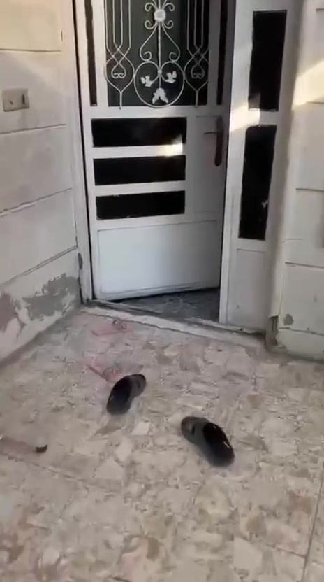 السلام عليكم الدار للبيع
الموقع الحبيبية مقابيل وليد ابو الكص سادس فرع (الفرع عريض)
المساحة 100 الواجهه 4 والنزال 25
طابقين يصلح لسكن عائلتين 
للاستفسار اكثر الاتصال على الارقام التاليه
***********
***********
