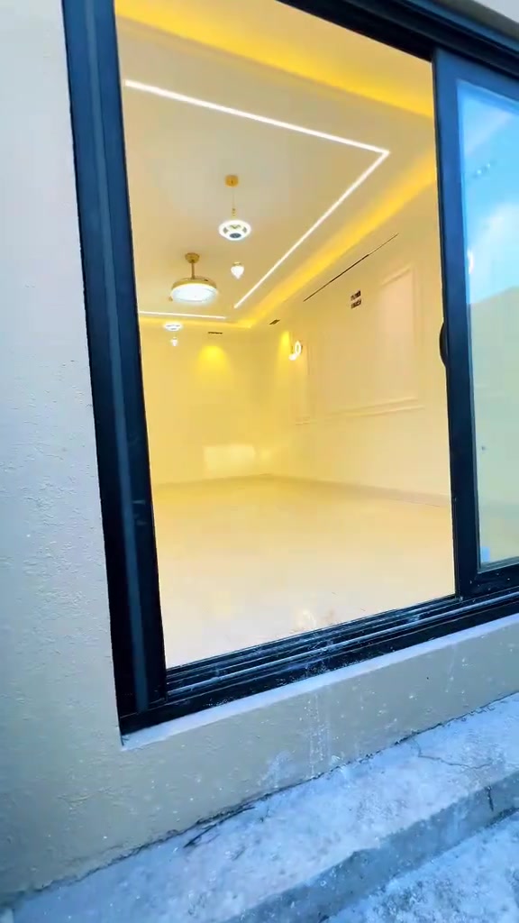 👑 خَلّي بيتك يحچي عن الفخامة! 👑
✨ مستعدون لتنفيذ كافة أعمال الجبسن بورد والديكورات الملكية بأجمل التصاميم وأدق التفاصيل.
🏠 أسقف وجدران جبسن بورد
💡 إضاءة مخفية وسبوتات
👑 ديكورات ملكية وفخمة
🎨 تصاميم عصرية حسب ذوقك
🔨 تنفيذ احترافي وتشطيب مرتب
إنت اختار التصميم… وإحنا نخلي الفكرة واقع ✨
📞 للحجز والاستفسار تواصلوا ويانا
واتساب ***********
آسيا ‏‪+964 772 836 6657‬‏
