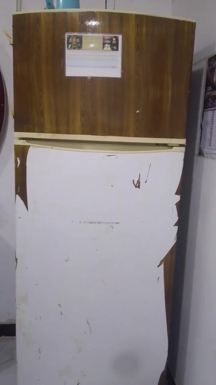 السلام عليكم ثلاجه سعره 175مكانه كرمه علي شراي يراسل خاص ورقم بي وتساب ***********
