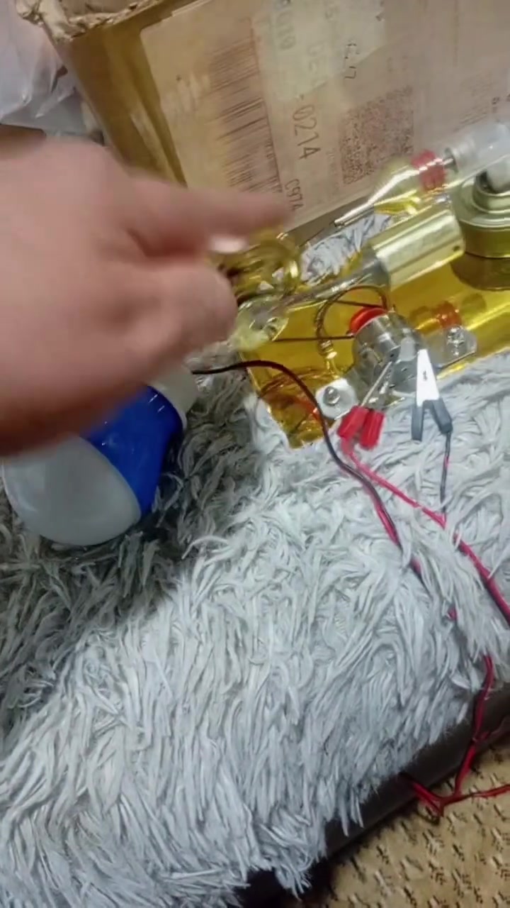 نموذج ستيرلينغ • مولّد كهربائي • مصباح LED
