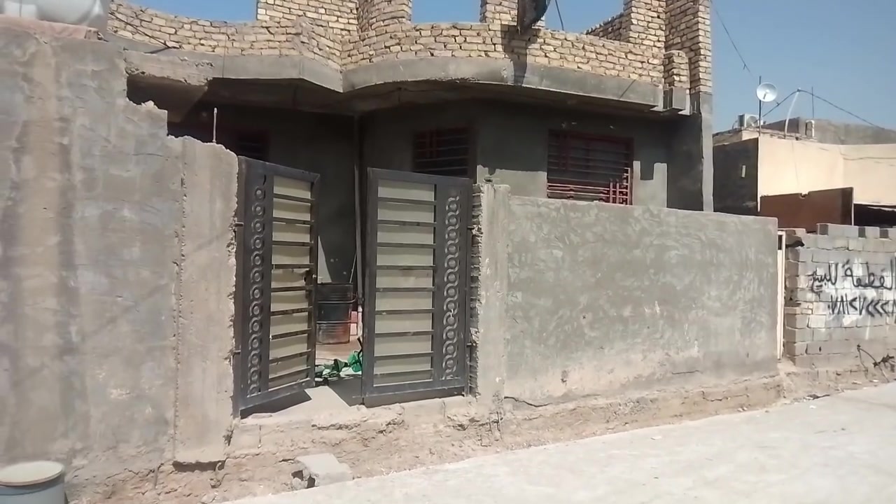 سلام عليكم بيت للبيع سند 25مساحته 150متر بناء حديث العنوان المحموديه حي المرتضى قرب مدرسه سهل لخضر اتصلو عل واتساب ***********
