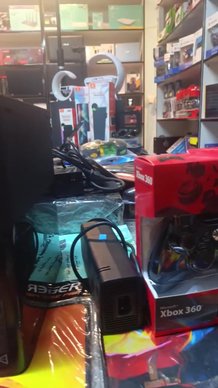 اكس بوكس 360 سلم هارد 250كيكا تقريبا بي العاب 80بسعر 140الف مع كامل ملحقاته
اكس بوكس 360سوبر سلم E هارد 500 كيكا بسعر 180الف تقريباً بي 30لعبه يوجد توصيل ل جميع محافظات للتواصل و الاستفسار عل رقم ***********
