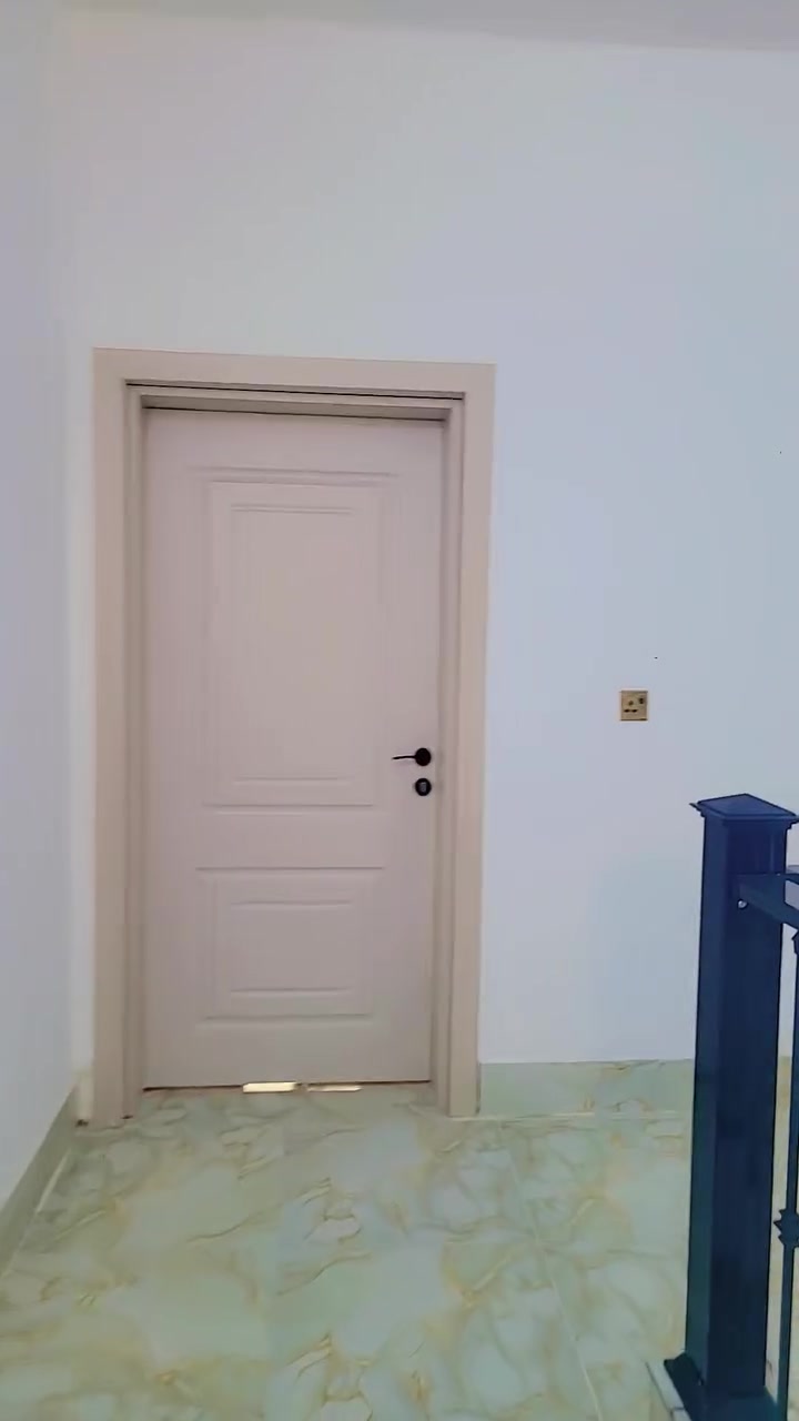 سلام عليكم  بيت لبيع ١٢٠ متر طابق ونص شغل درجة أولى  سبالت دفن سقف بروفاير محجر كلاسك عنوان بغداد مدينة الصدر الحميدية بشارع المعسكر بظهر مدرسة مختار فرع مقابيل الفرن صمون الثاني ***********
