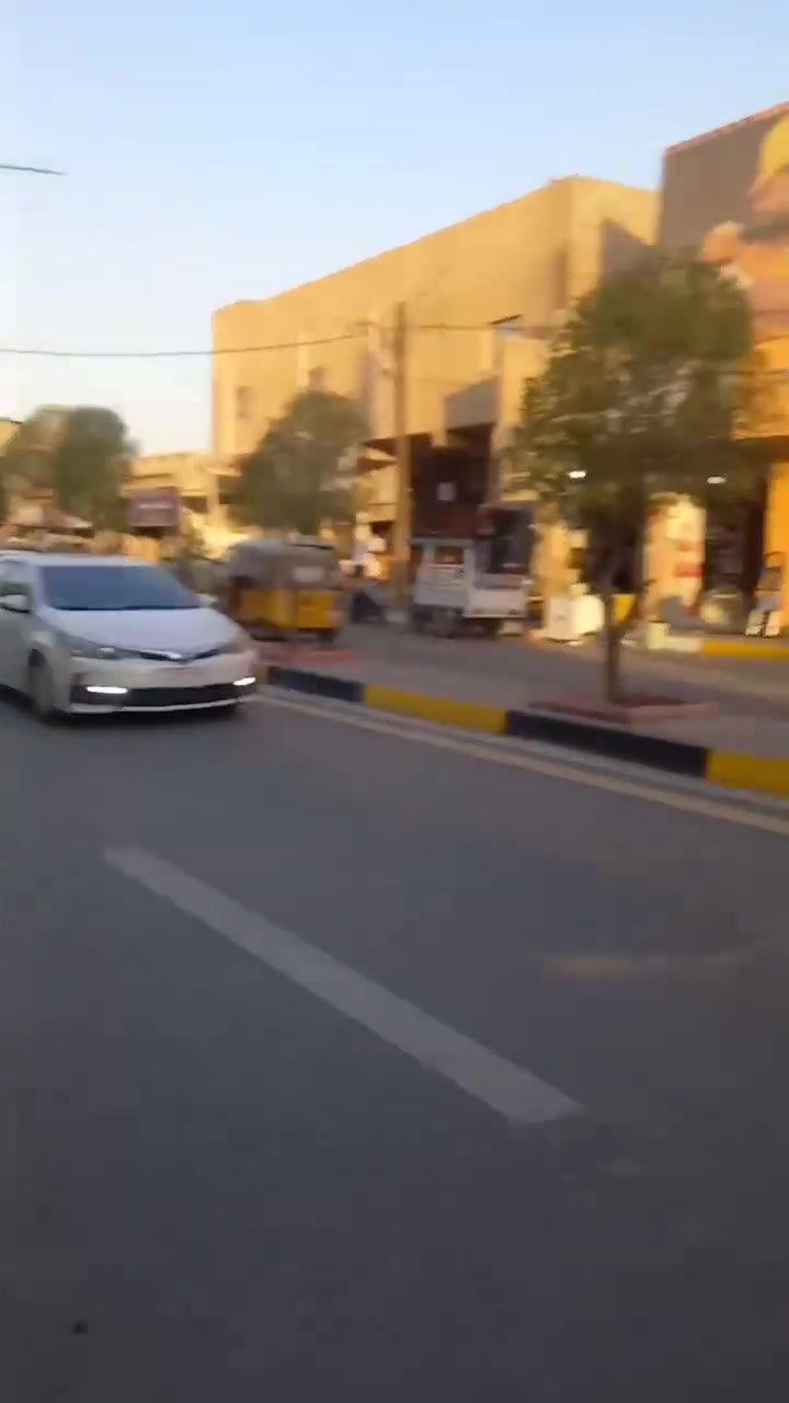 السلام عليكم عماره تجاريه للبيع ركن المساحه ٣٠٢متر بعقوبه المركز شارع الكراج الموحد تفاصيل أكثر ***********
