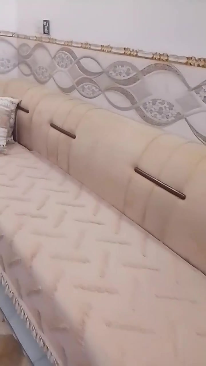 سلام عليكم عندي ديوان 13مقعد للبيع تسكام ***********
